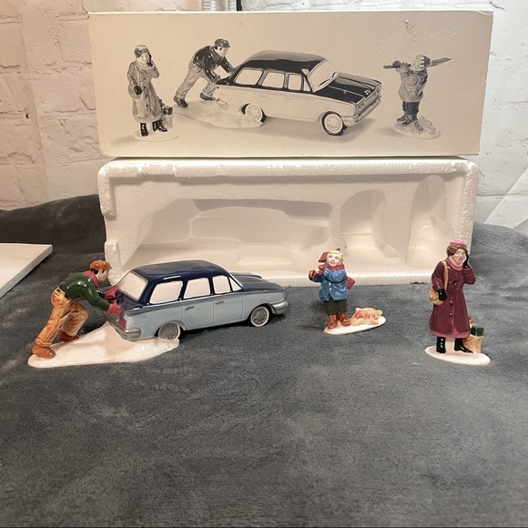 The Original Snow Village “Stuck In The Snow” set of 3 - Picture 1 of 9